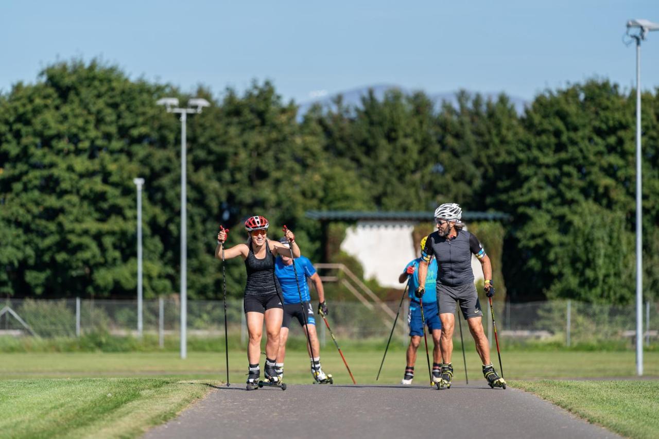 Camping Sportzentrum Zeltweg - A Silent Alternative Bagian luar foto